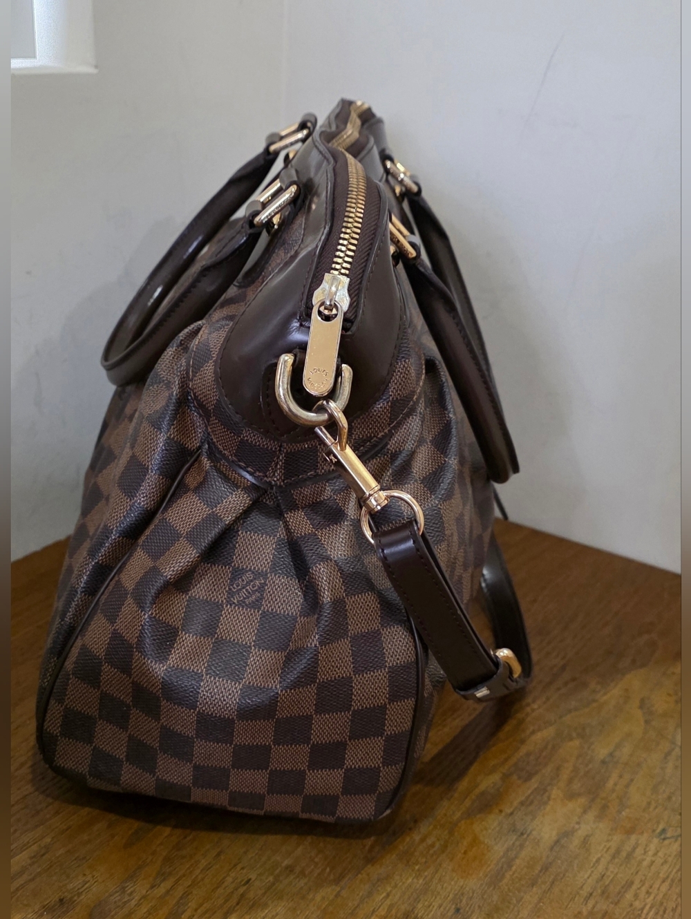 Authentic Louis Vuitton Trevi PM in Damier Ebene . - Picture 5 of 16